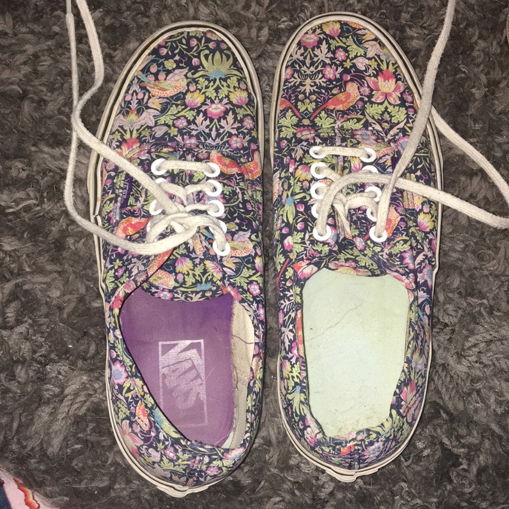 Women’s 8.5 flower vans - Picture 1 of 1